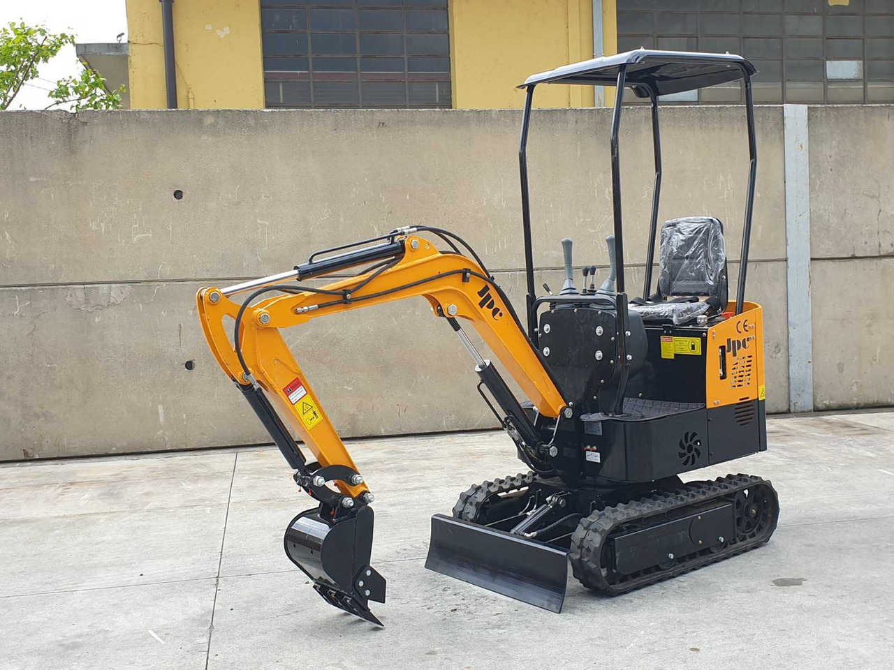 JPC HT12 MINI EXCAVATOR - حفارة مصغرة: صور 5 JPC HT12 MINI EXCAVATOR - حفارة مصغرة: صور 5