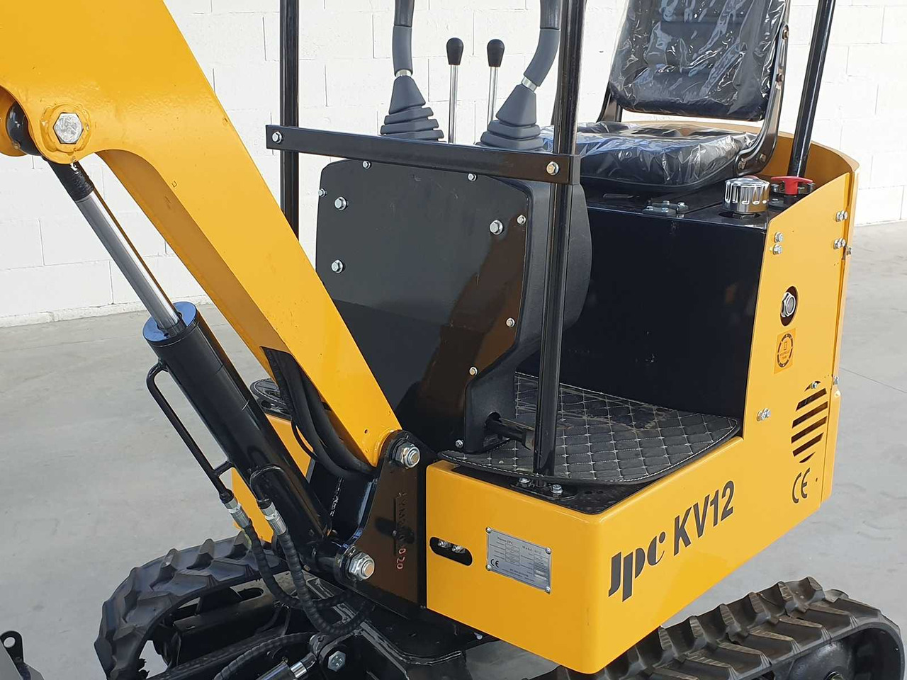 JPC KV12 MINI EXCAVATOR - حفارة مصغرة: صور 5 JPC KV12 MINI EXCAVATOR - حفارة مصغرة: صور 5