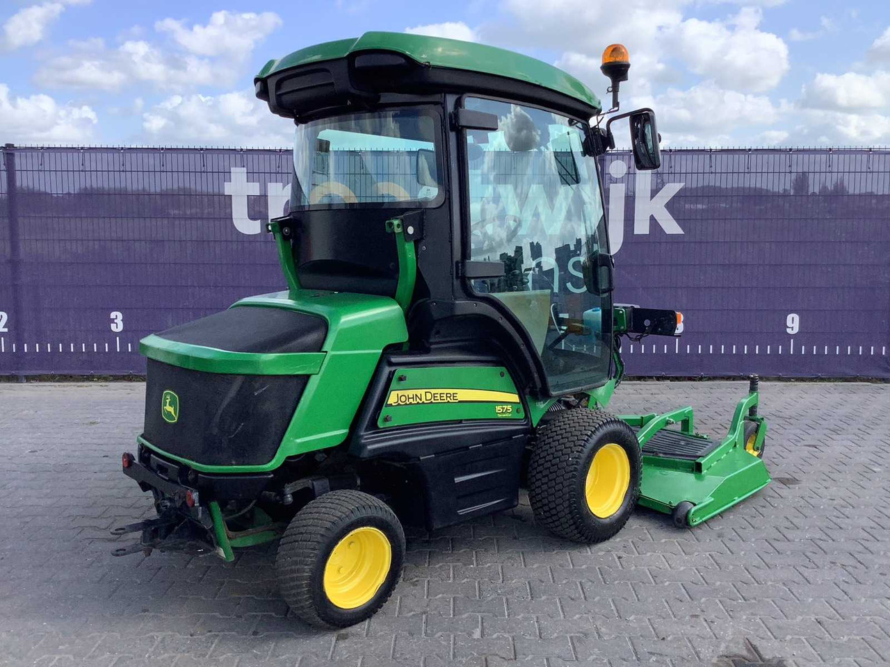 John Deere 1575 TerrainCut - جزازة المروج: صور 3 John Deere 1575 TerrainCut - جزازة المروج: صور 3
