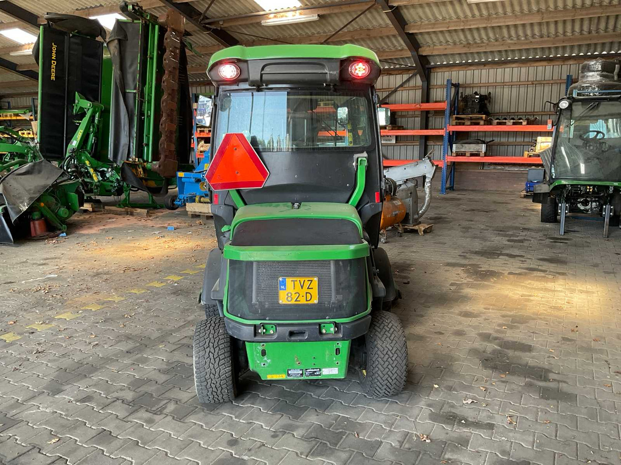 John Deere 1585 TerrainCut - جزازة المروج: صور 4 John Deere 1585 TerrainCut - جزازة المروج: صور 4