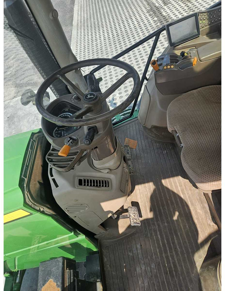 جرار John Deere 6150R: صور 6