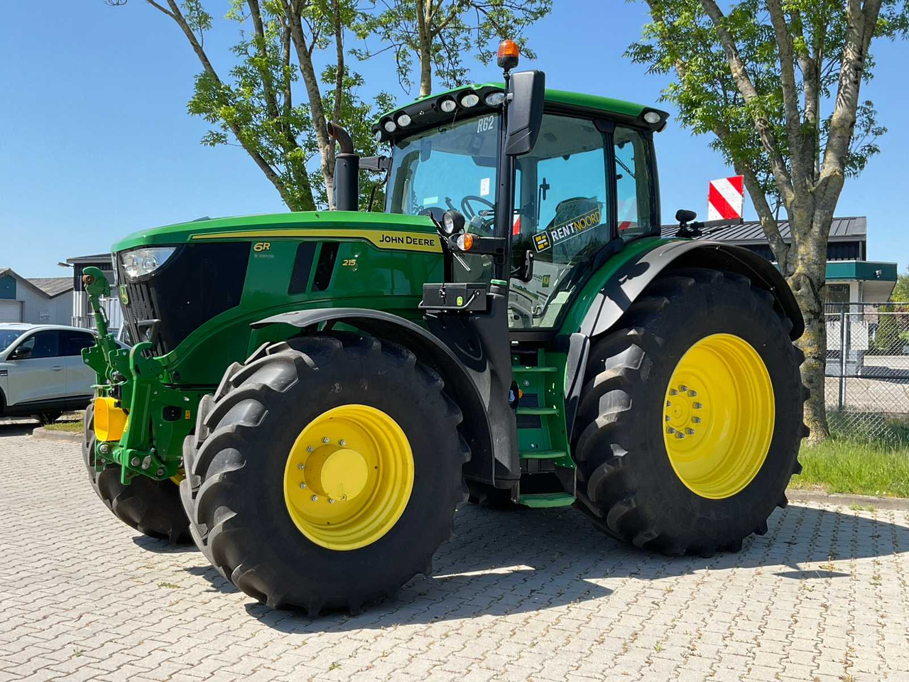 John Deere 6R 215 - جرار: صور 3 John Deere 6R 215 - جرار: صور 3