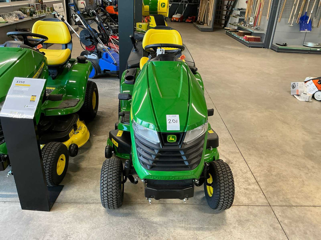 John Deere X350R - جزازة المروج: صور 2 John Deere X350R - جزازة المروج: صور 2