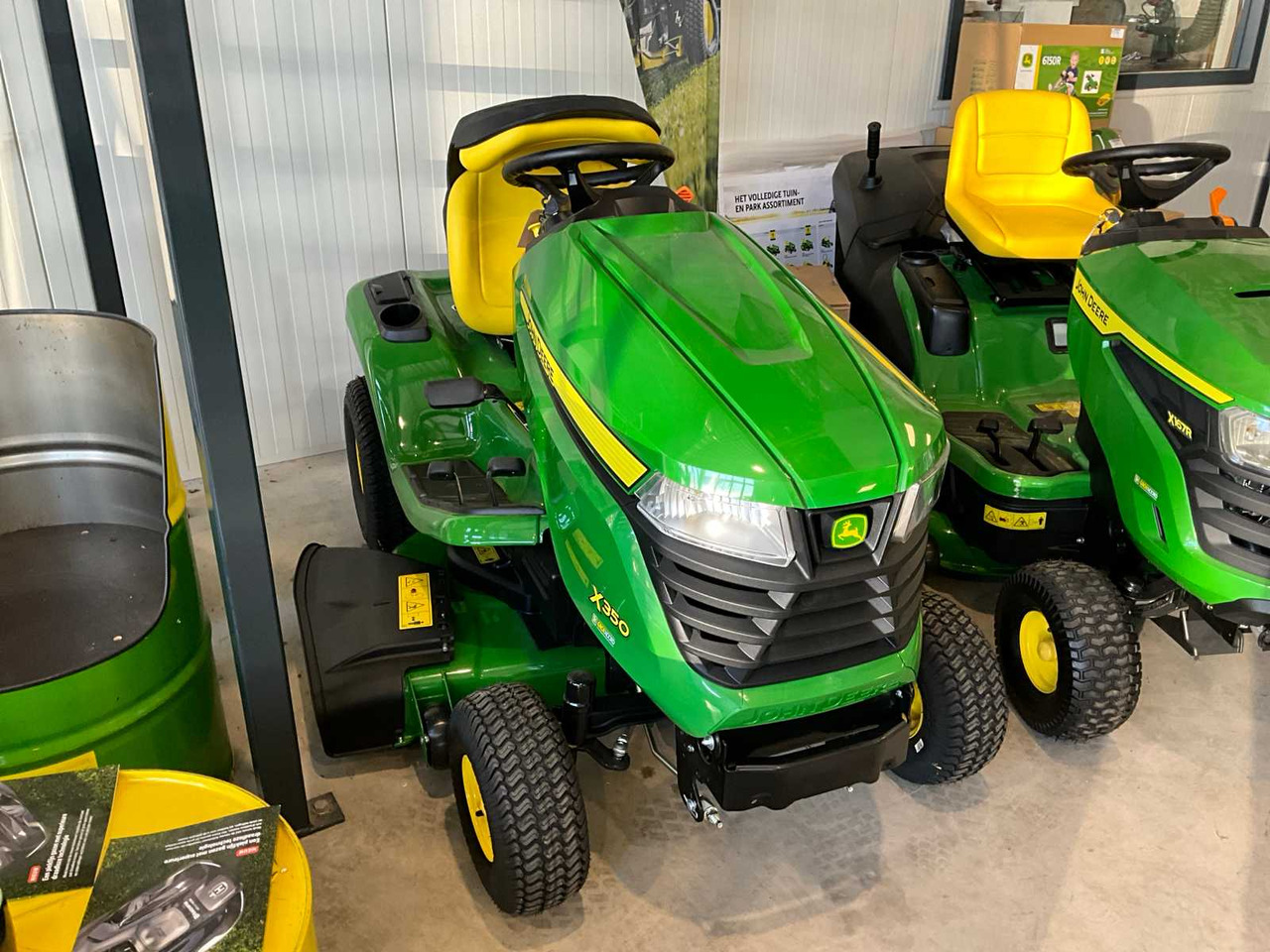 John Deere X350 - جزازة المروج: صور 2 John Deere X350 - جزازة المروج: صور 2