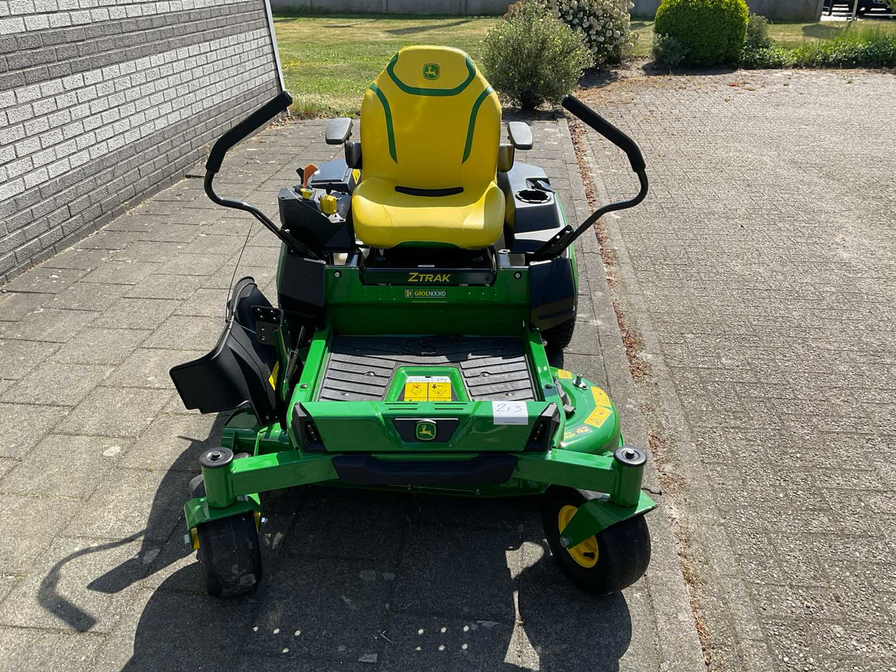 John Deere Z320R - جزازة المروج: صور 5 John Deere Z320R - جزازة المروج: صور 5