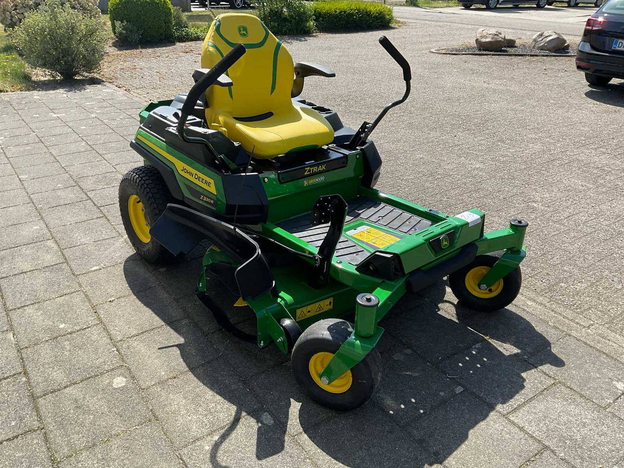 John Deere Z320R - جزازة المروج: صور 4 John Deere Z320R - جزازة المروج: صور 4