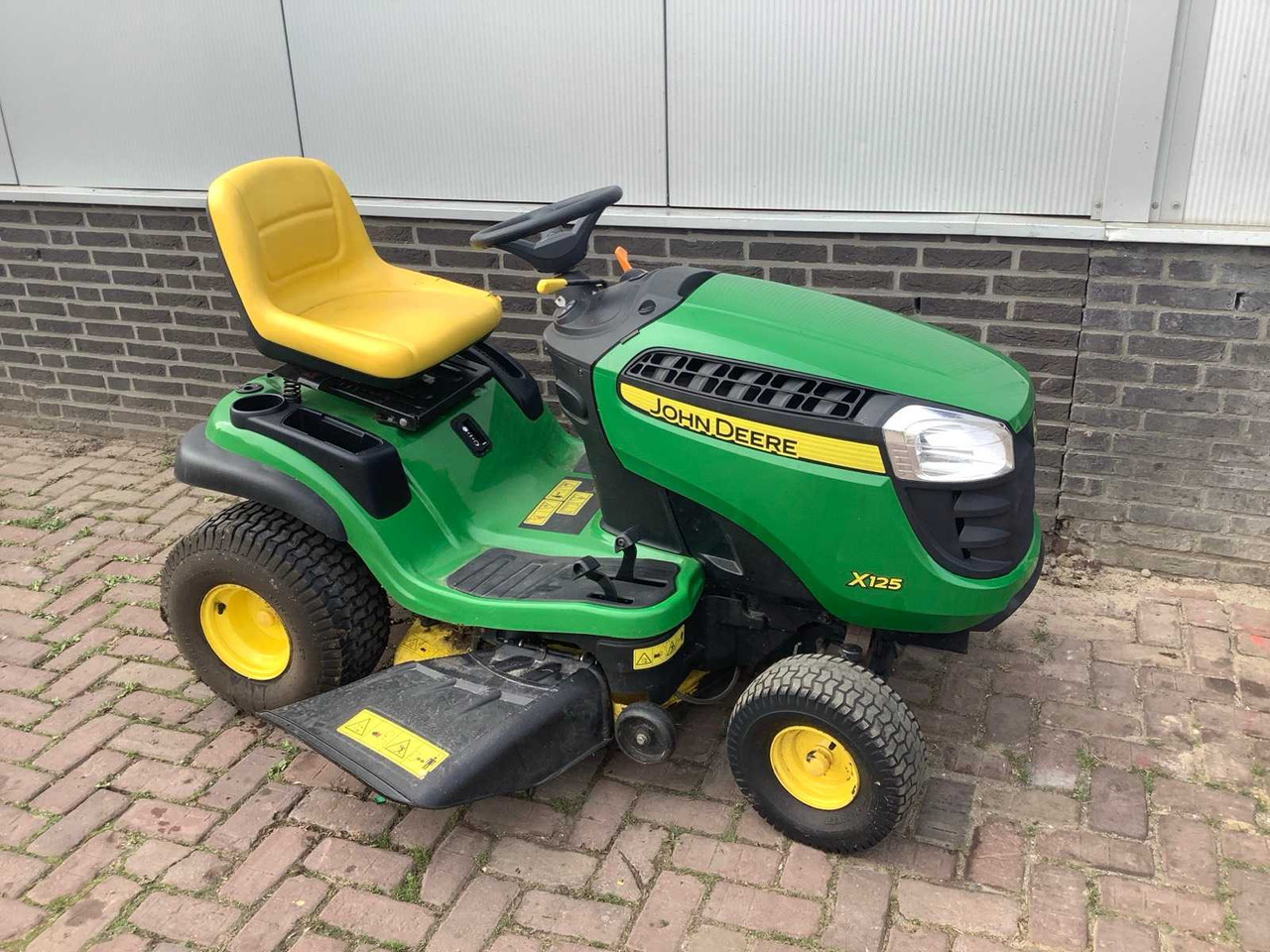 John Deere x125 - جزازة المروج: صور 2 John Deere x125 - جزازة المروج: صور 2