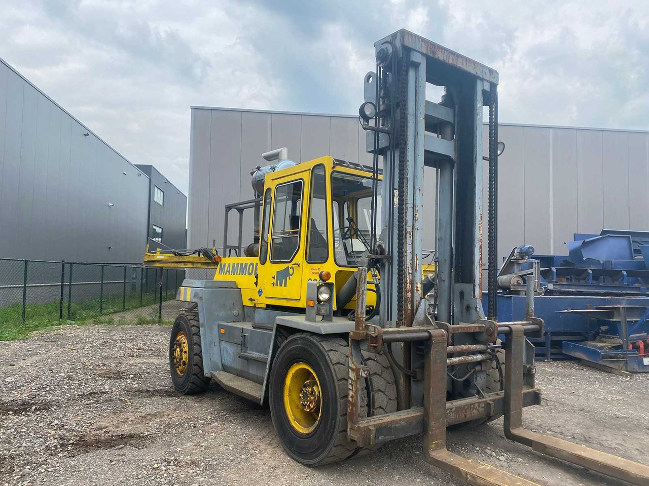 KALMAR - DC 12-600 - DIESEL FORKLIFT WITH FORK POSITIONER - رافعة شوكية: صور 2 KALMAR - DC 12-600 - DIESEL FORKLIFT WITH FORK POSITIONER - رافعة شوكية: صور 2
