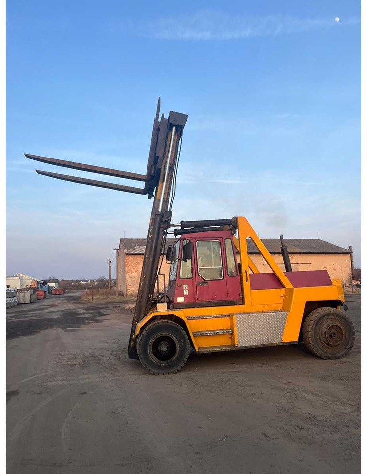 KLIPPAN HYTT AB - HEAVY-DUTY DIESEL FORKLIFT 16T - 1990 - رافعة شوكية: صور 1 KLIPPAN HYTT AB - HEAVY-DUTY DIESEL FORKLIFT 16T - 1990 - رافعة شوكية: صور 1
