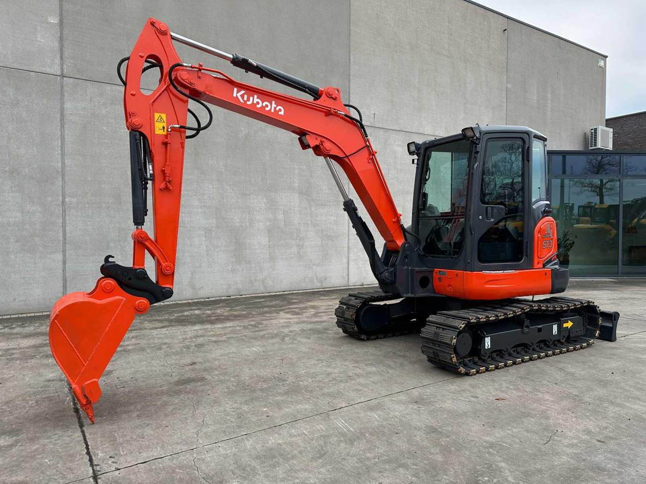 KUBOTA - 2014 - KX 165-5 - MIDI EXCAVATOR - حفارة: صور 1 KUBOTA - 2014 - KX 165-5 - MIDI EXCAVATOR - حفارة: صور 1