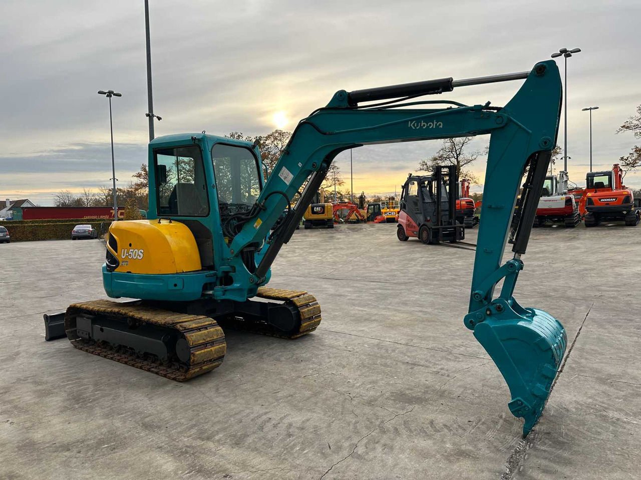 KUBOTA - U50-3 - MIDI EXCAVATOR - حفارة: صور 3 KUBOTA - U50-3 - MIDI EXCAVATOR - حفارة: صور 3