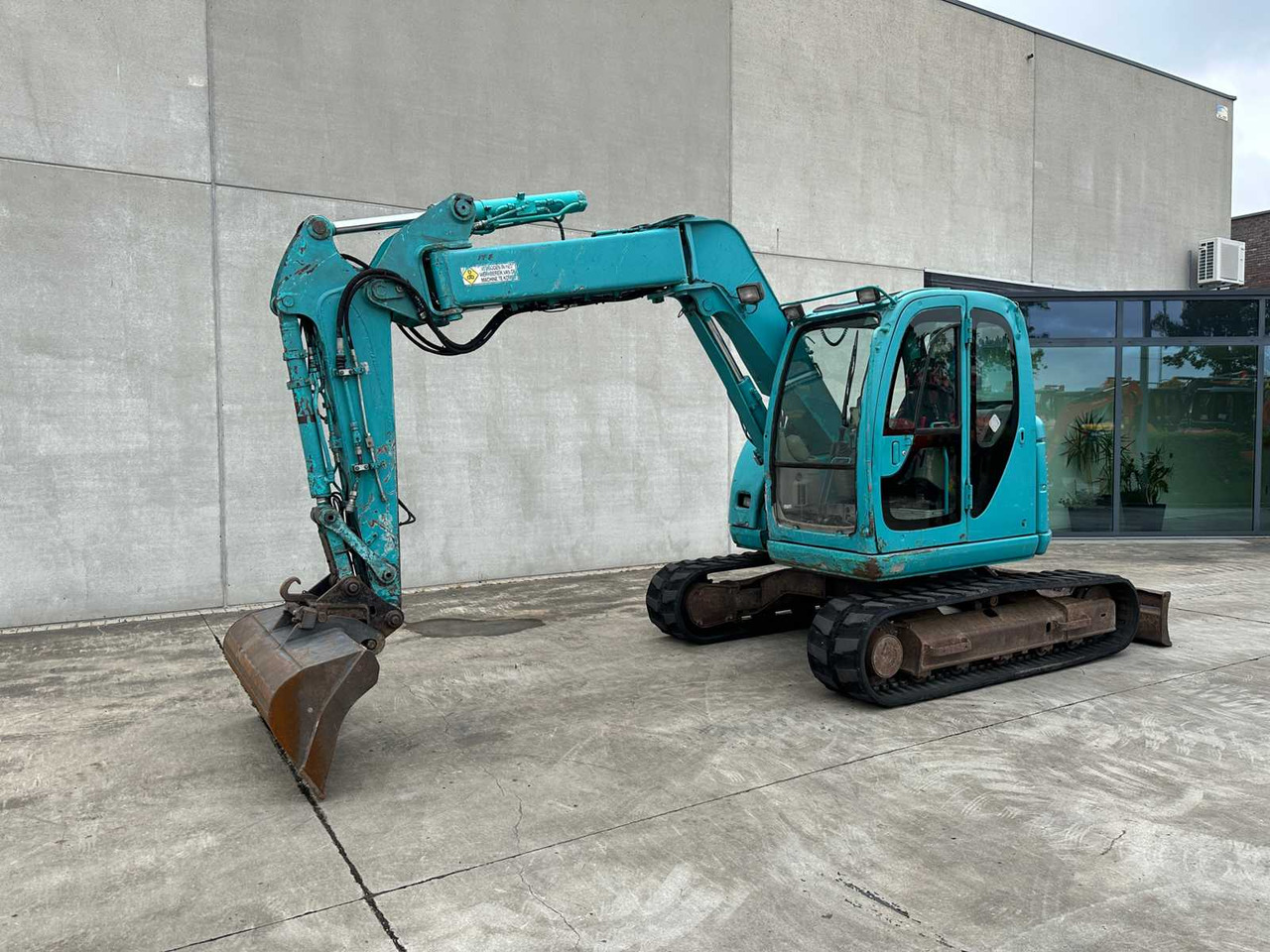 Kobelco SK70SR - حفارات زحافة: صور 1 Kobelco SK70SR - حفارات زحافة: صور 1