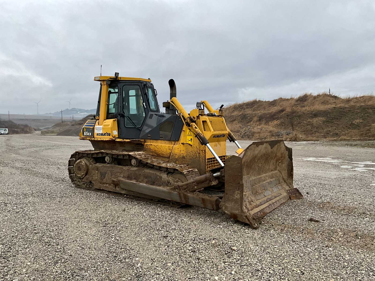 Komatsu D65EX - بلدوزر: صور 1 Komatsu D65EX - بلدوزر: صور 1