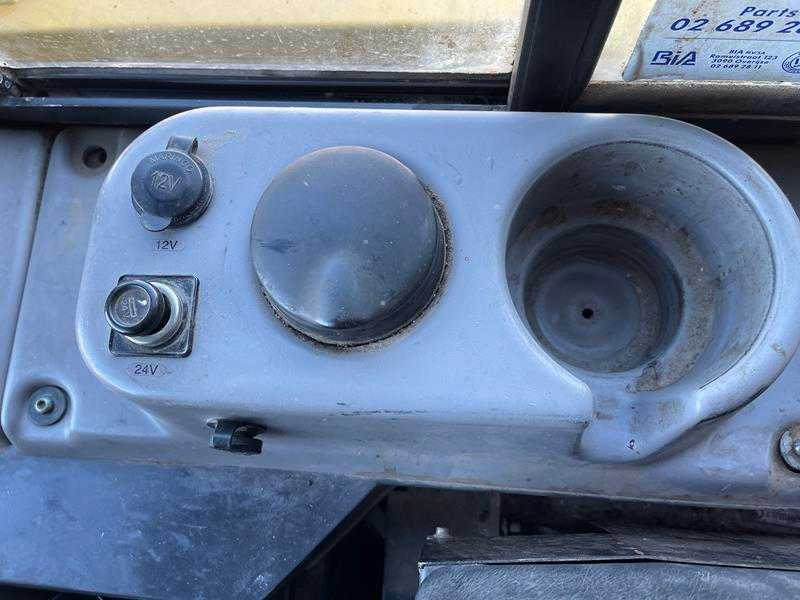 بلدوزر Komatsu D65PX-18: صور 27