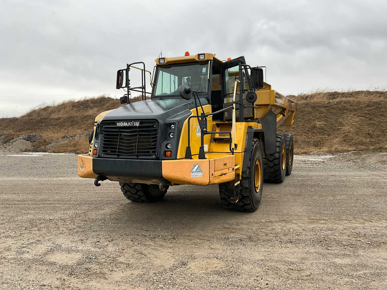 Komatsu HM400-3 - قلابة شاحنة: صور 3 Komatsu HM400-3 - قلابة شاحنة: صور 3