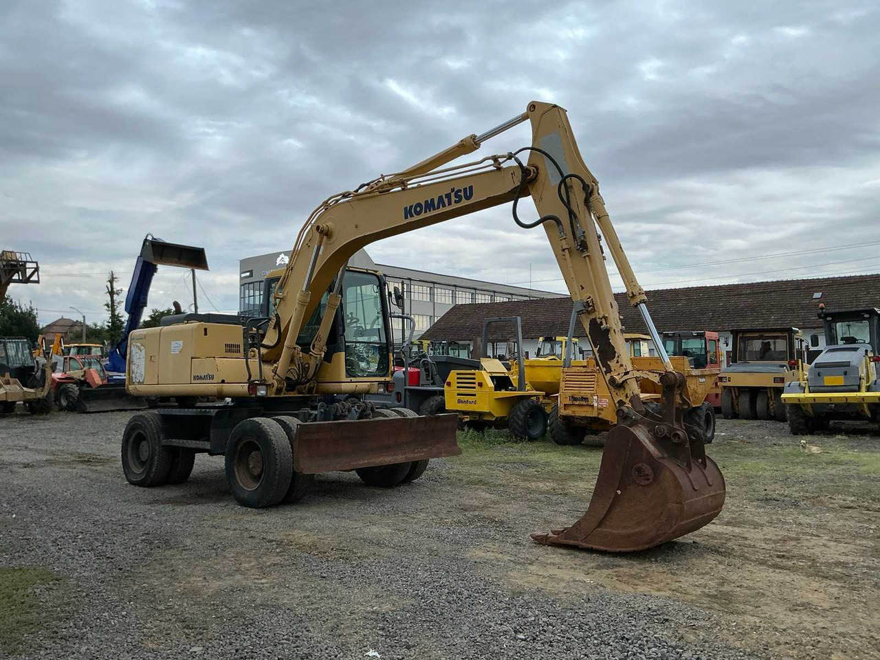 Komatsu PW 130 -7K - حفارة على عجلات: صور 5 Komatsu PW 130 -7K - حفارة على عجلات: صور 5