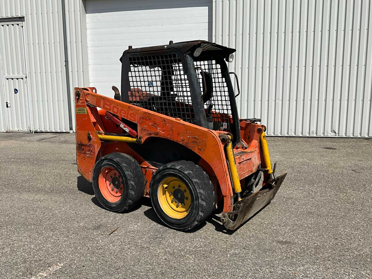 Komatsu SK714 - شيول صغير: صور 1 Komatsu SK714 - شيول صغير: صور 1
