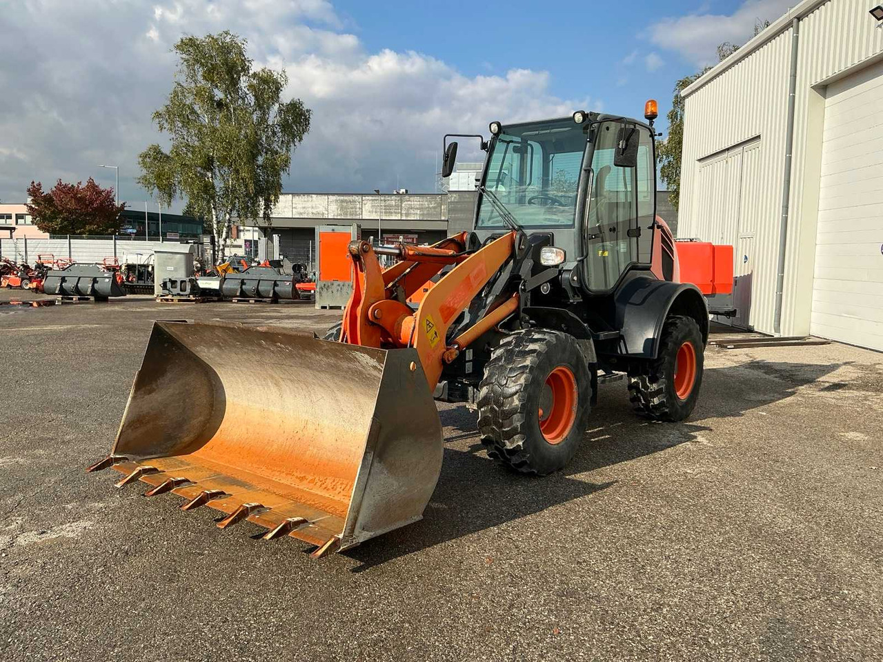 Komatsu WA100M-7 - اللودر بعجل: صور 2 Komatsu WA100M-7 - اللودر بعجل: صور 2