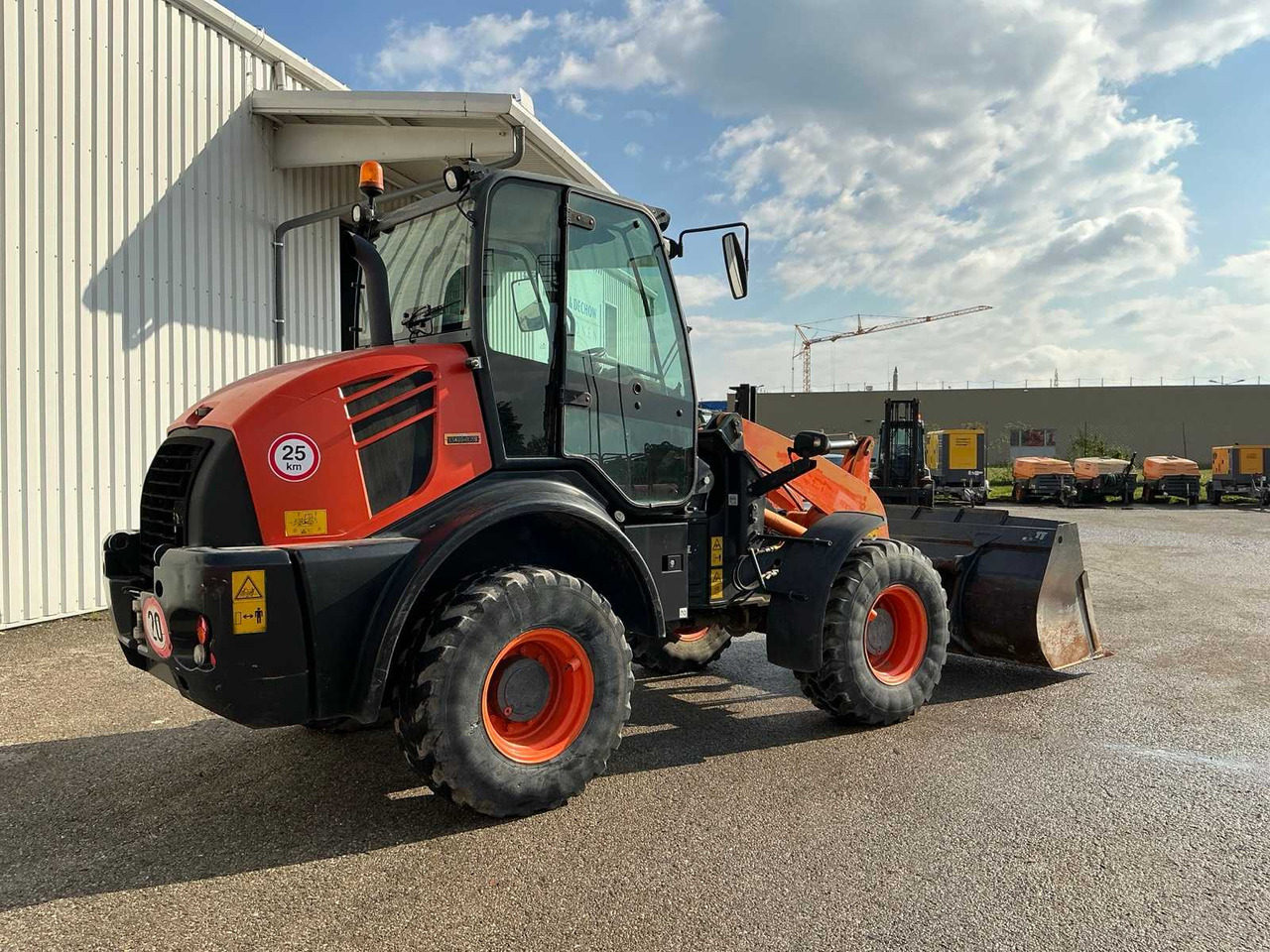 Komatsu WA100M-7 - اللودر بعجل: صور 4 Komatsu WA100M-7 - اللودر بعجل: صور 4