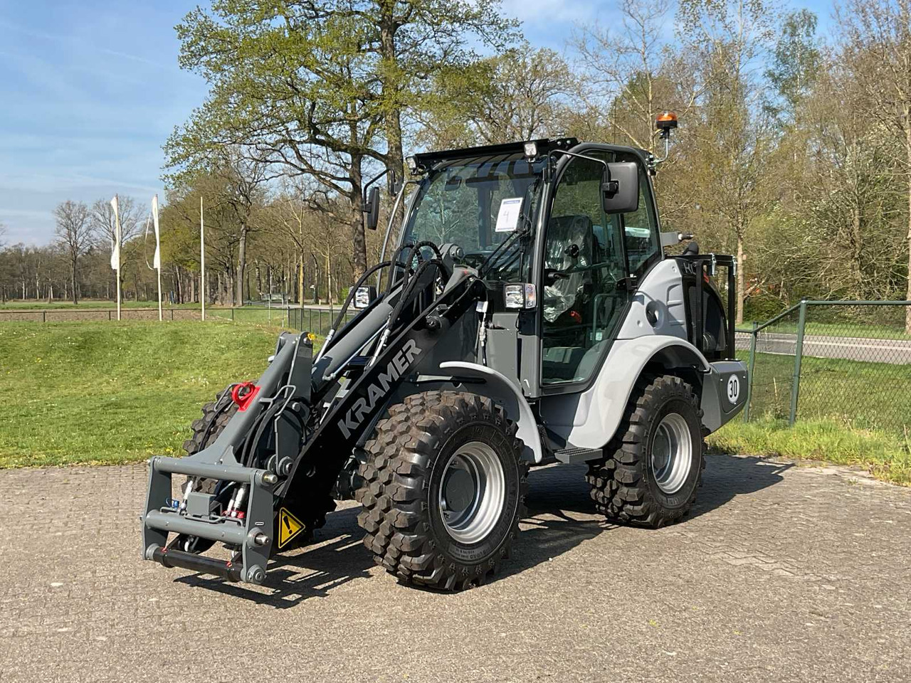 Kramer KL33.5L - اللودر بعجل: صور 1 Kramer KL33.5L - اللودر بعجل: صور 1