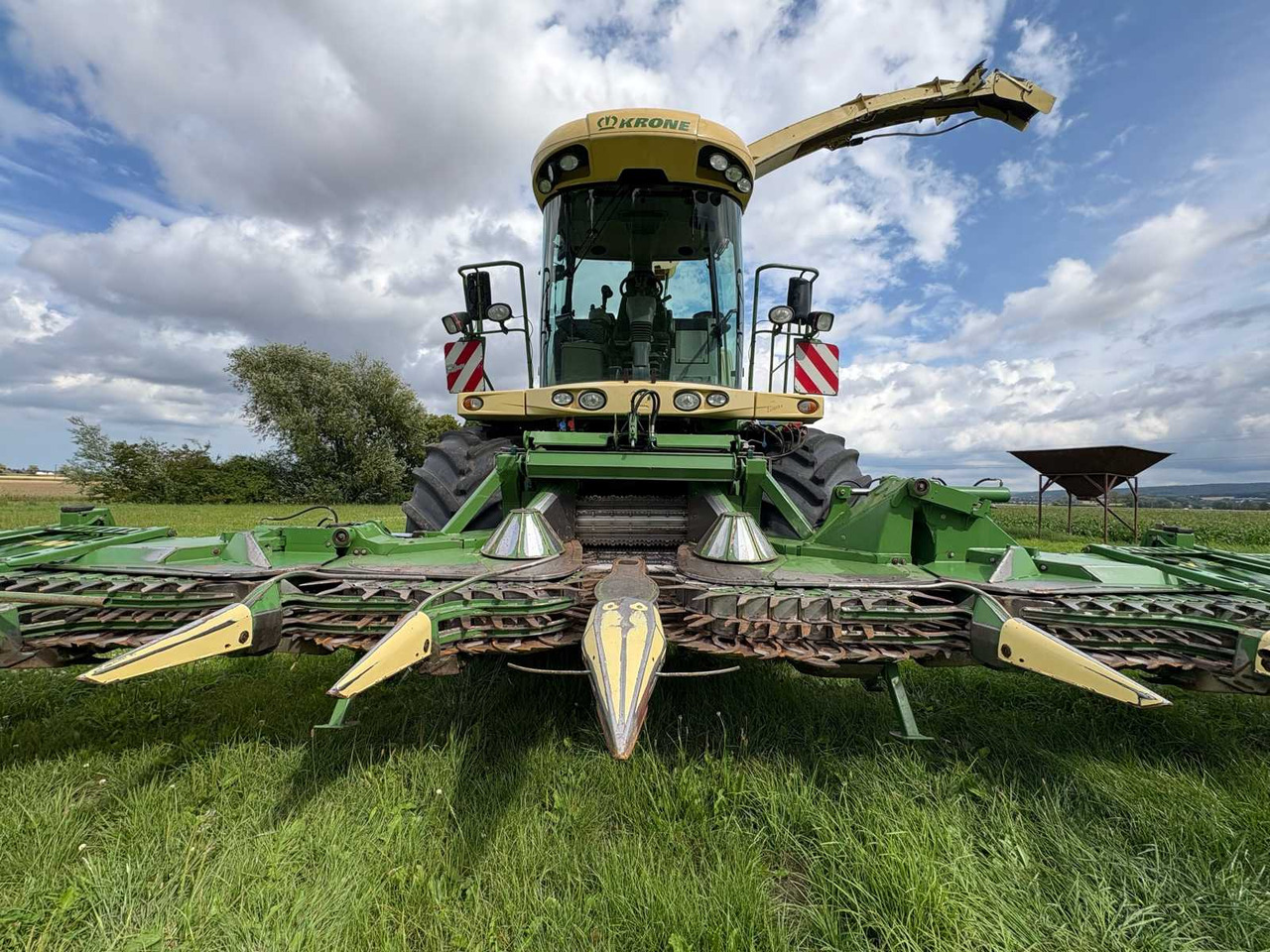 Krone Big X 700 mit EasyCollect 903 - حصادة الأعلاف: صور 3 Krone Big X 700 mit EasyCollect 903 - حصادة الأعلاف: صور 3