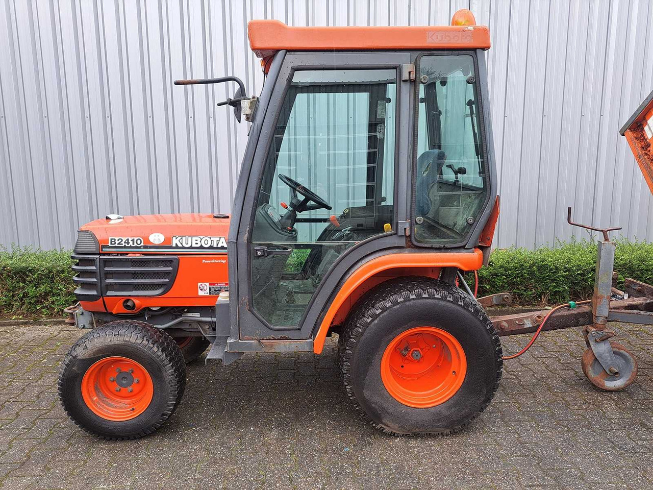 Kubota B4 - جرار صغير: صور 4 Kubota B4 - جرار صغير: صور 4