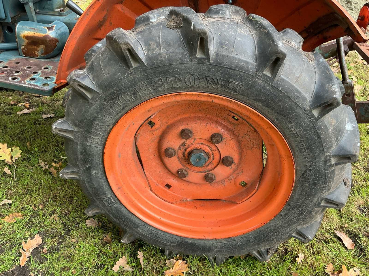 Kubota B6100 D - جرار: صور 5 Kubota B6100 D - جرار: صور 5