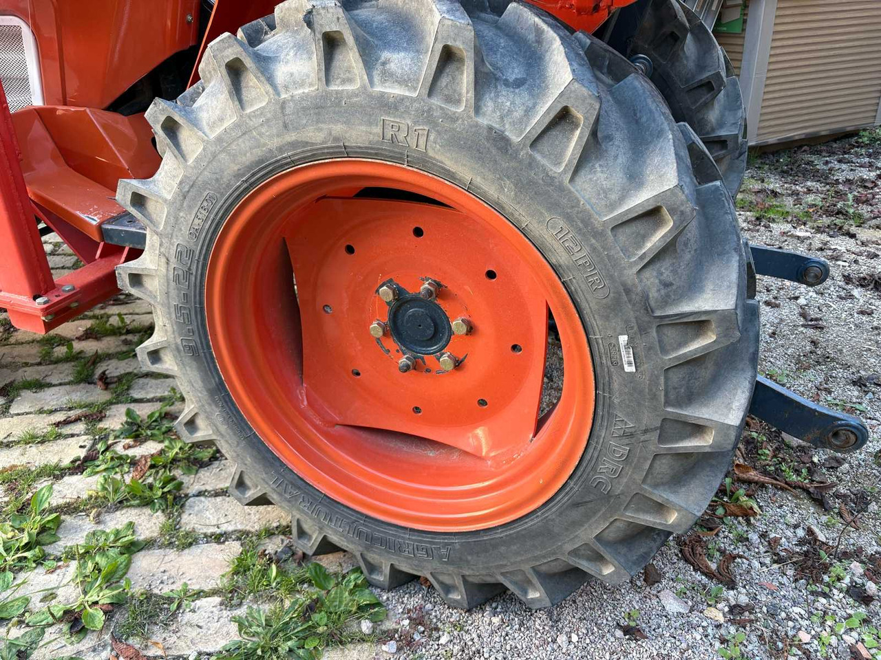 جرار Kubota L-2002: صور 14