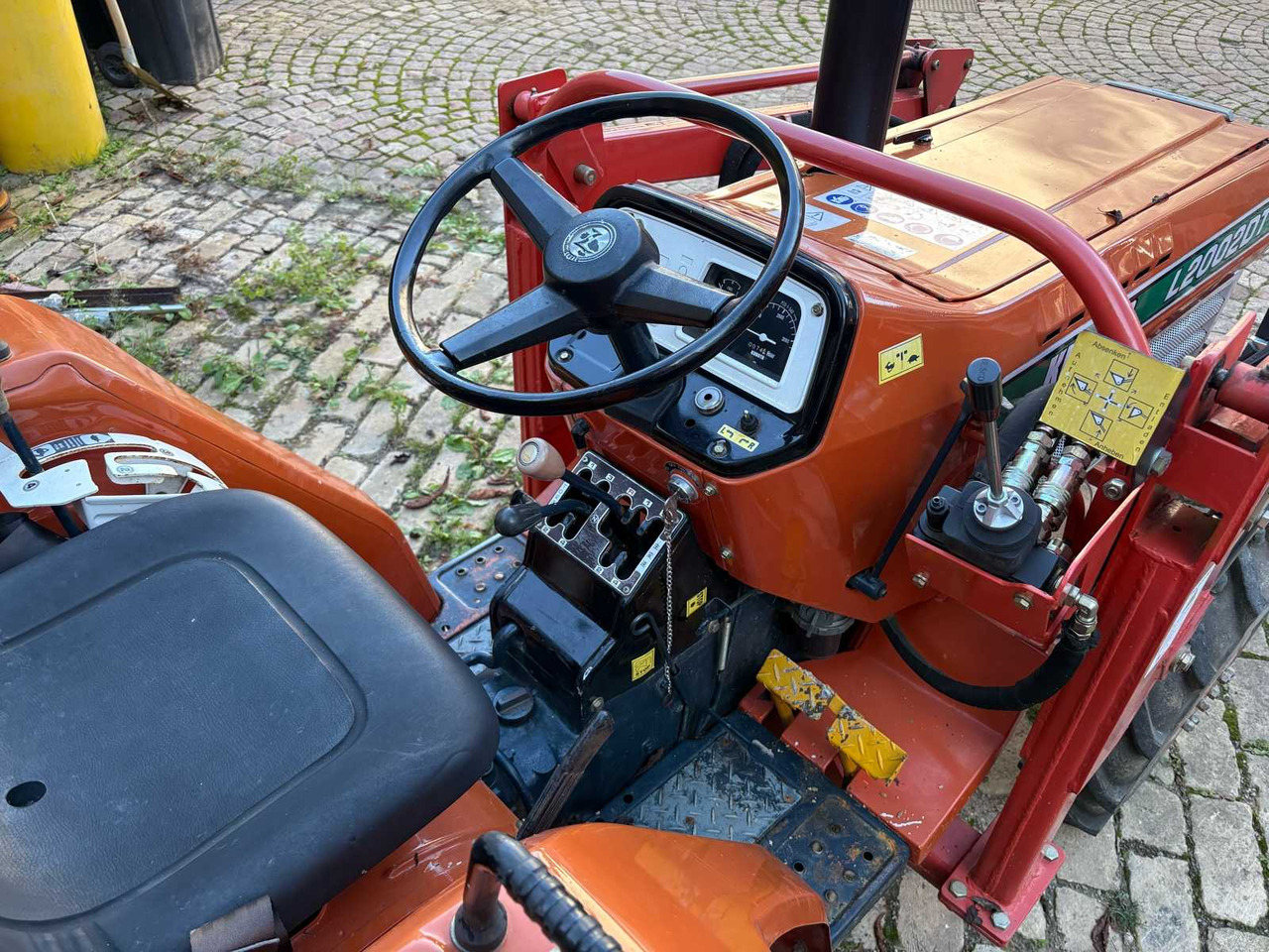 جرار Kubota L-2002: صور 19
