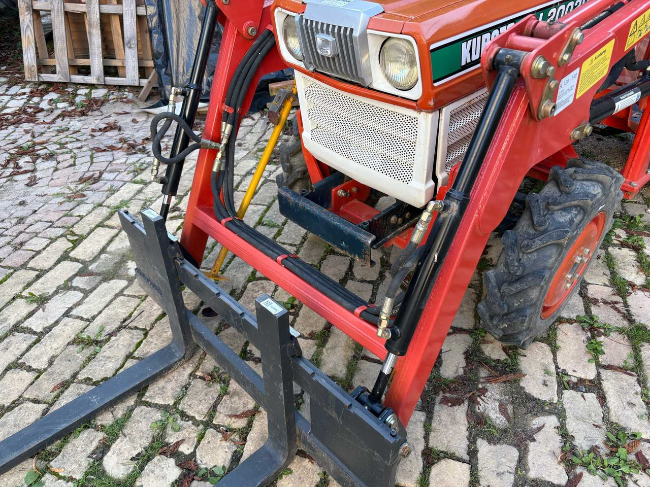 جرار Kubota L-2002: صور 11