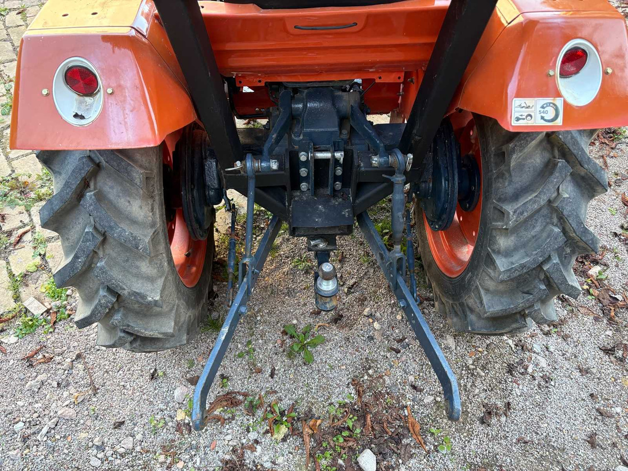 جرار Kubota L-2002: صور 15