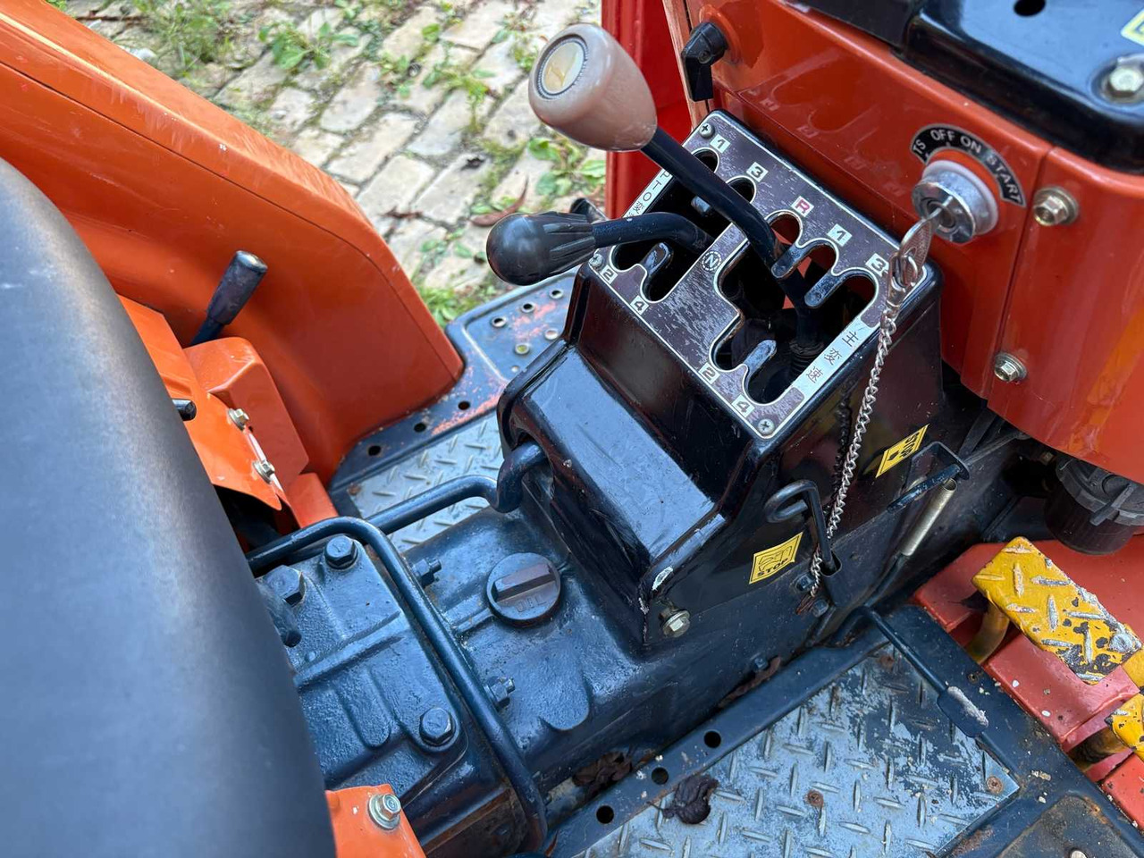 جرار Kubota L-2002: صور 20