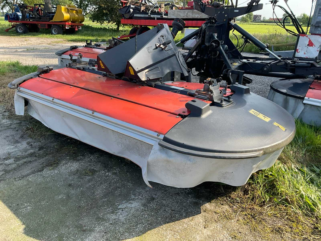 Kuhn Drummaster 320F VGFP & 493 VGRP - التقطيع جزازة/ ماكينات قطع الحشائش: صور 4 Kuhn Drummaster 320F VGFP & 493 VGRP - التقطيع جزازة/ ماكينات قطع الحشائش: صور 4