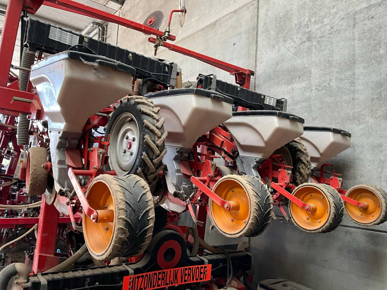 Kuhn Planter 2 - وضع البذور فى خطوط: صور 4 Kuhn Planter 2 - وضع البذور فى خطوط: صور 4