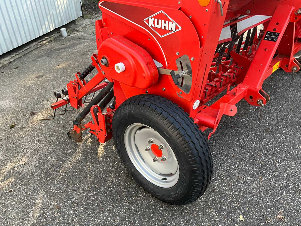 آلات البذر والغرس والشتل Kuhn Premia 300: صور 13