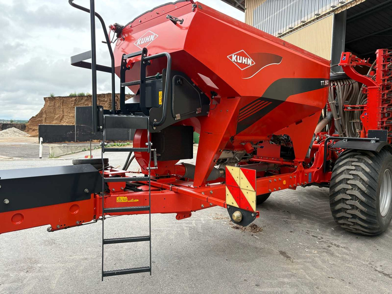 Kuhn TT 3500 - آلات البذر والغرس والشتل: صور 2 Kuhn TT 3500 - آلات البذر والغرس والشتل: صور 2