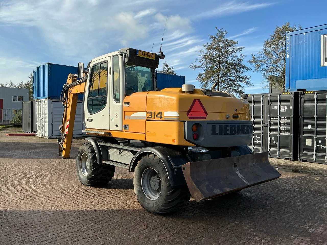 LIEBHERR A314 WHEELED EXCAVATOR - حفارة على عجلات: صور 3 LIEBHERR A314 WHEELED EXCAVATOR - حفارة على عجلات: صور 3