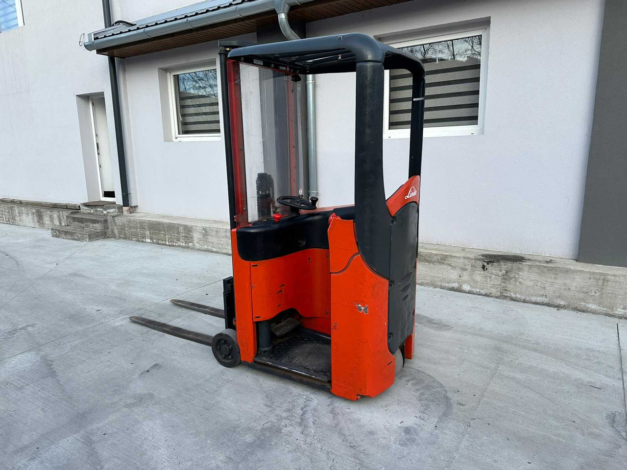 LINDE - E 10 DX 3280 - ELECTRIC FORKLIFT TRUCKS - رافعة شوكية: صور 2 LINDE - E 10 DX 3280 - ELECTRIC FORKLIFT TRUCKS - رافعة شوكية: صور 2