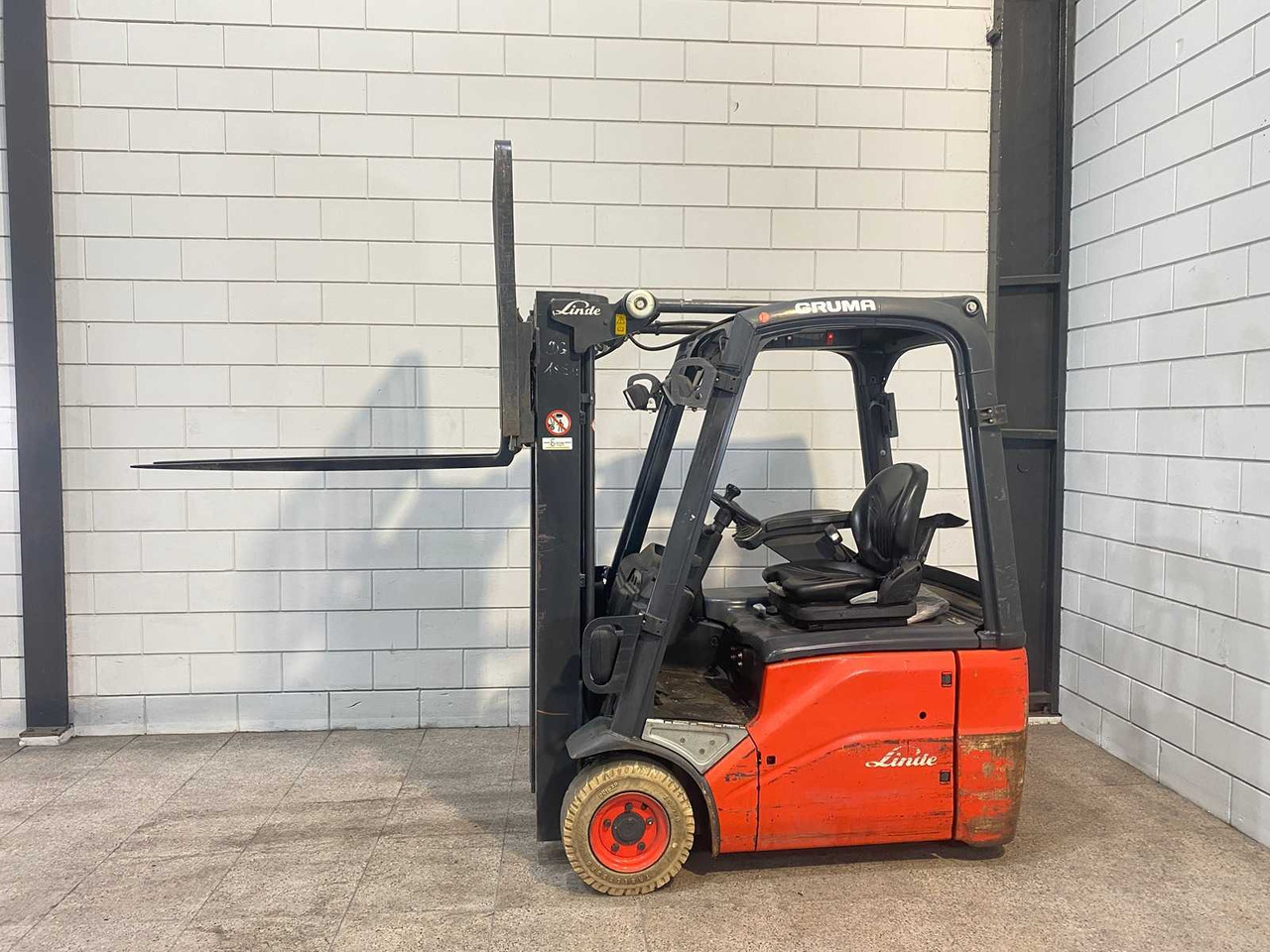 LINDE - E15 - FORKLIFT TRIPLEX - FREE-LIFT - SIDE-SHIFT - رافعة شوكية: صور 5 LINDE - E15 - FORKLIFT TRIPLEX - FREE-LIFT - SIDE-SHIFT - رافعة شوكية: صور 5