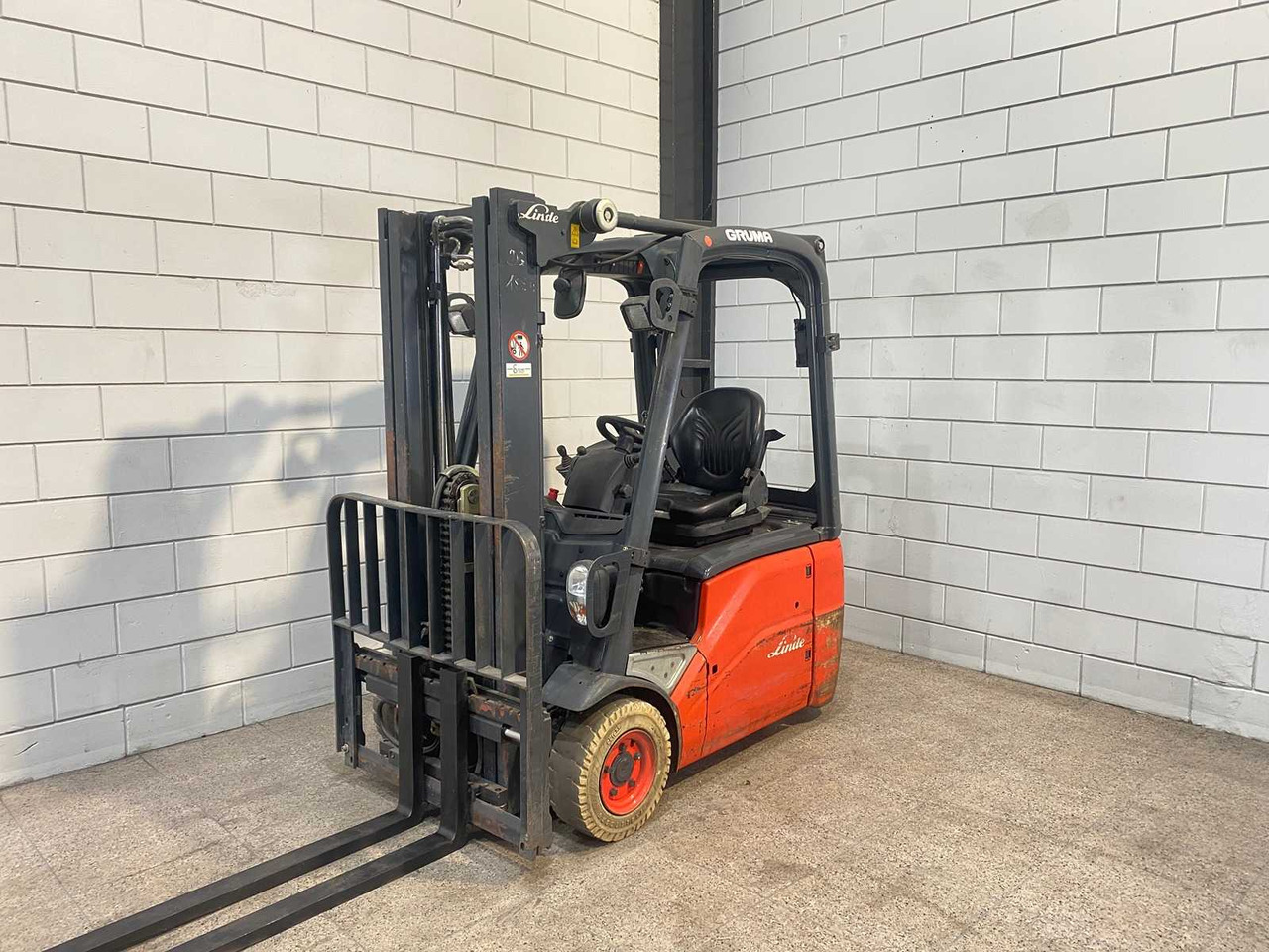 LINDE - E15 - FORKLIFT TRIPLEX - FREE-LIFT - SIDE-SHIFT - رافعة شوكية: صور 1 LINDE - E15 - FORKLIFT TRIPLEX - FREE-LIFT - SIDE-SHIFT - رافعة شوكية: صور 1