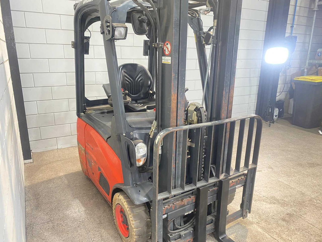 LINDE - E15 - FORKLIFT TRIPLEX - FREE-LIFT - SIDE-SHIFT - رافعة شوكية: صور 3 LINDE - E15 - FORKLIFT TRIPLEX - FREE-LIFT - SIDE-SHIFT - رافعة شوكية: صور 3