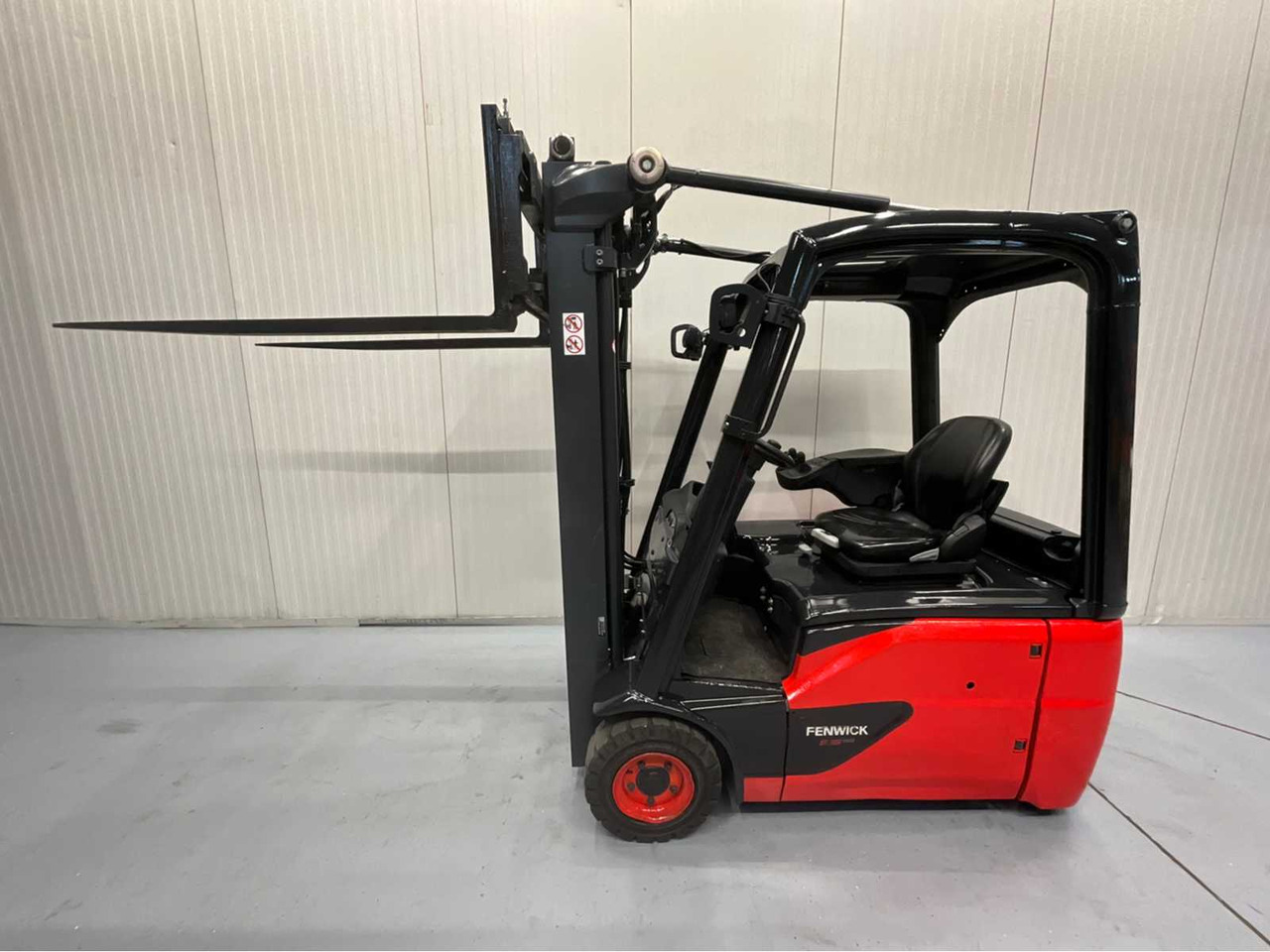 LINDE - E16 EVO FORKLIFT 2021 TRIPLEX - FREELIFT - SIDESHIFT - 5110 HOURS - 1600KG - MULTIFUNCTIONAL DASHBOARD - رافعة شوكية: صور 2 LINDE - E16 EVO FORKLIFT 2021 TRIPLEX - FREELIFT - SIDESHIFT - 5110 HOURS - 1600KG - MULTIFUNCTIONAL DASHBOARD - رافعة شوكية: صور 2
