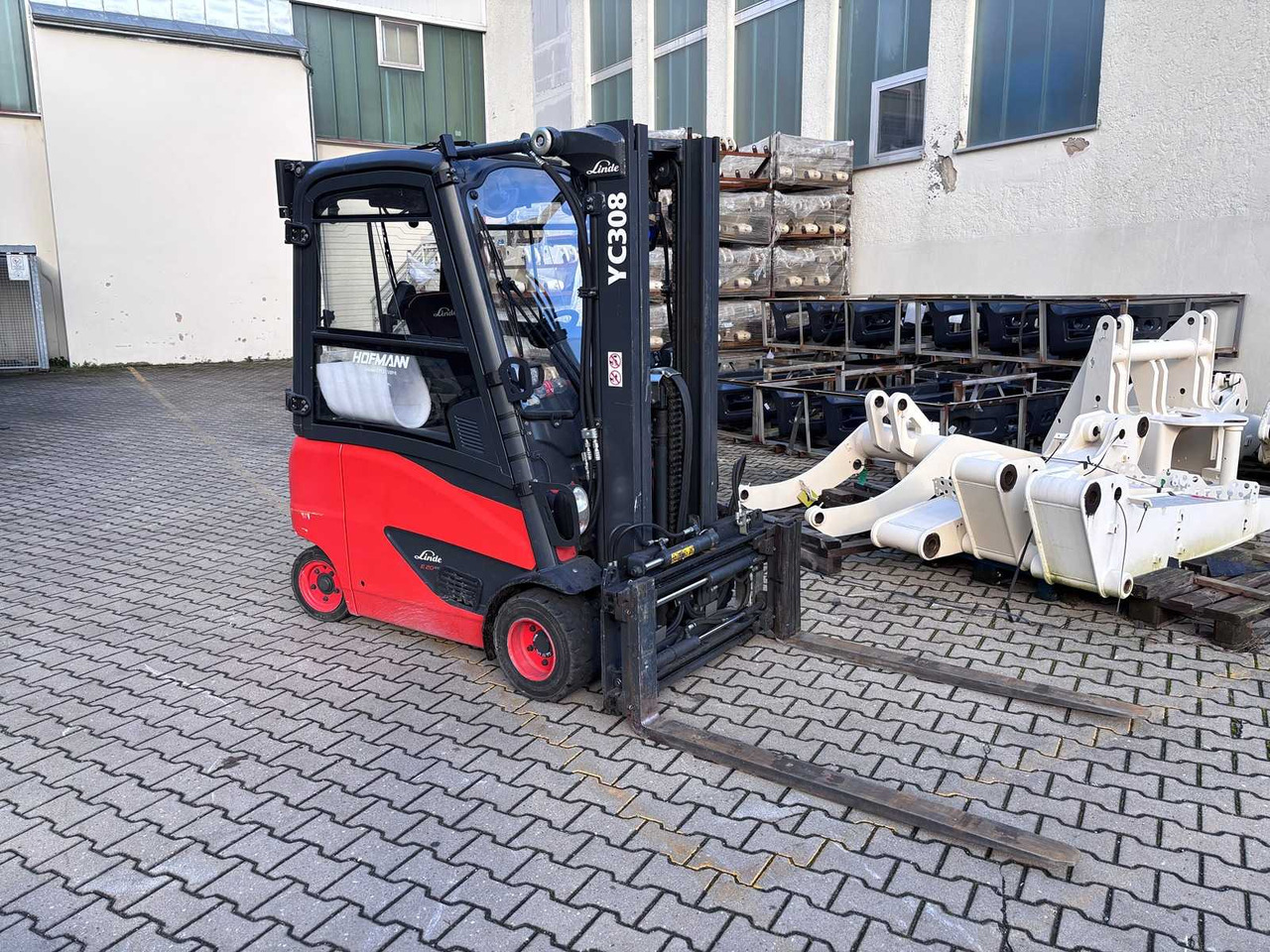 LINDE - E20PH-SERIES-386 - 2022 - ELECTRIC FORKLIFT TRUCKS - رافعة شوكية: صور 1 LINDE - E20PH-SERIES-386 - 2022 - ELECTRIC FORKLIFT TRUCKS - رافعة شوكية: صور 1