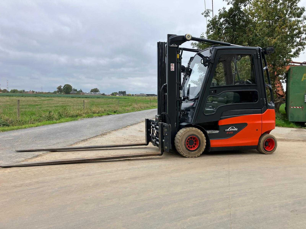 LINDE E25-01 FORKLIFT 2018 - رافعة شوكية: صور 1 LINDE E25-01 FORKLIFT 2018 - رافعة شوكية: صور 1