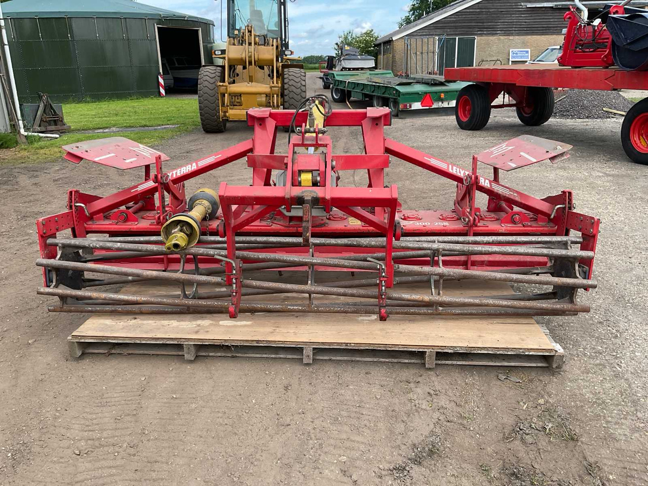 Lely Terra 300-25 Plus - مسلفة القوة: صور 4 Lely Terra 300-25 Plus - مسلفة القوة: صور 4