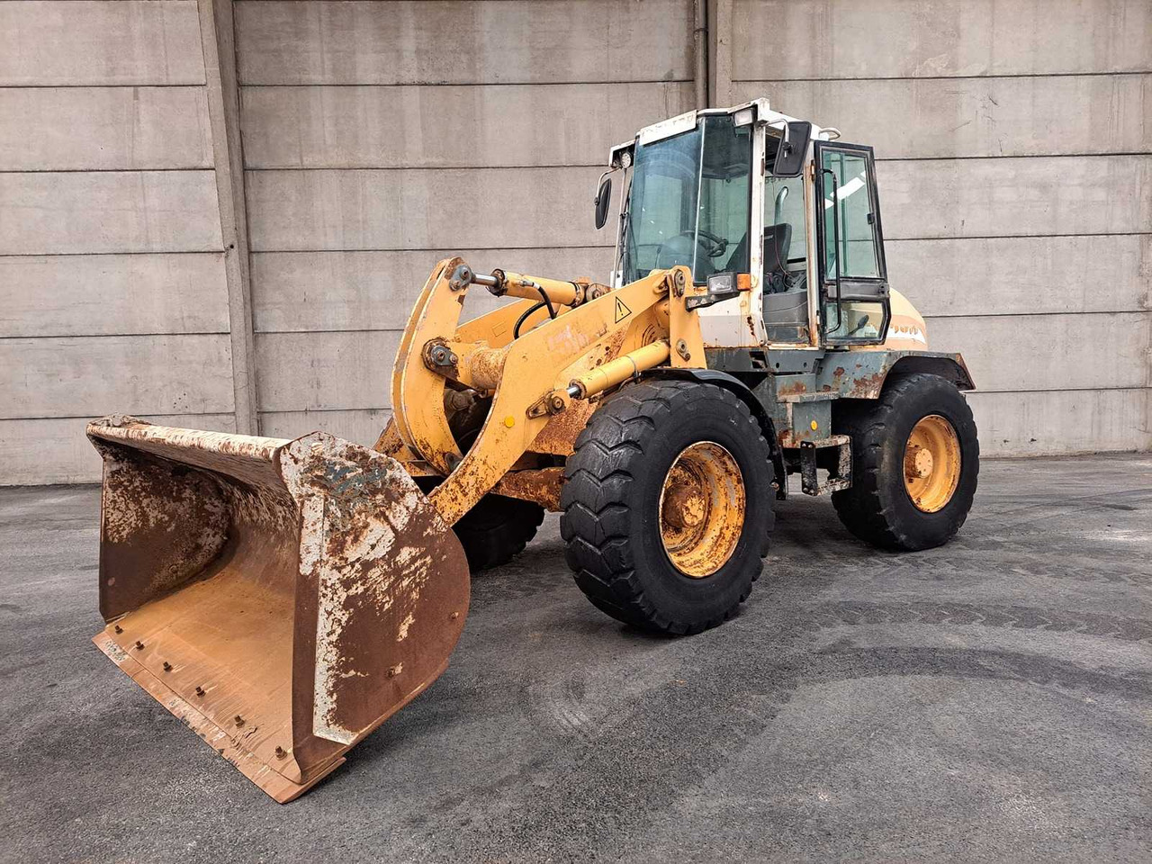 Liebherr L514 - اللودر بعجل: صور 1 Liebherr L514 - اللودر بعجل: صور 1
