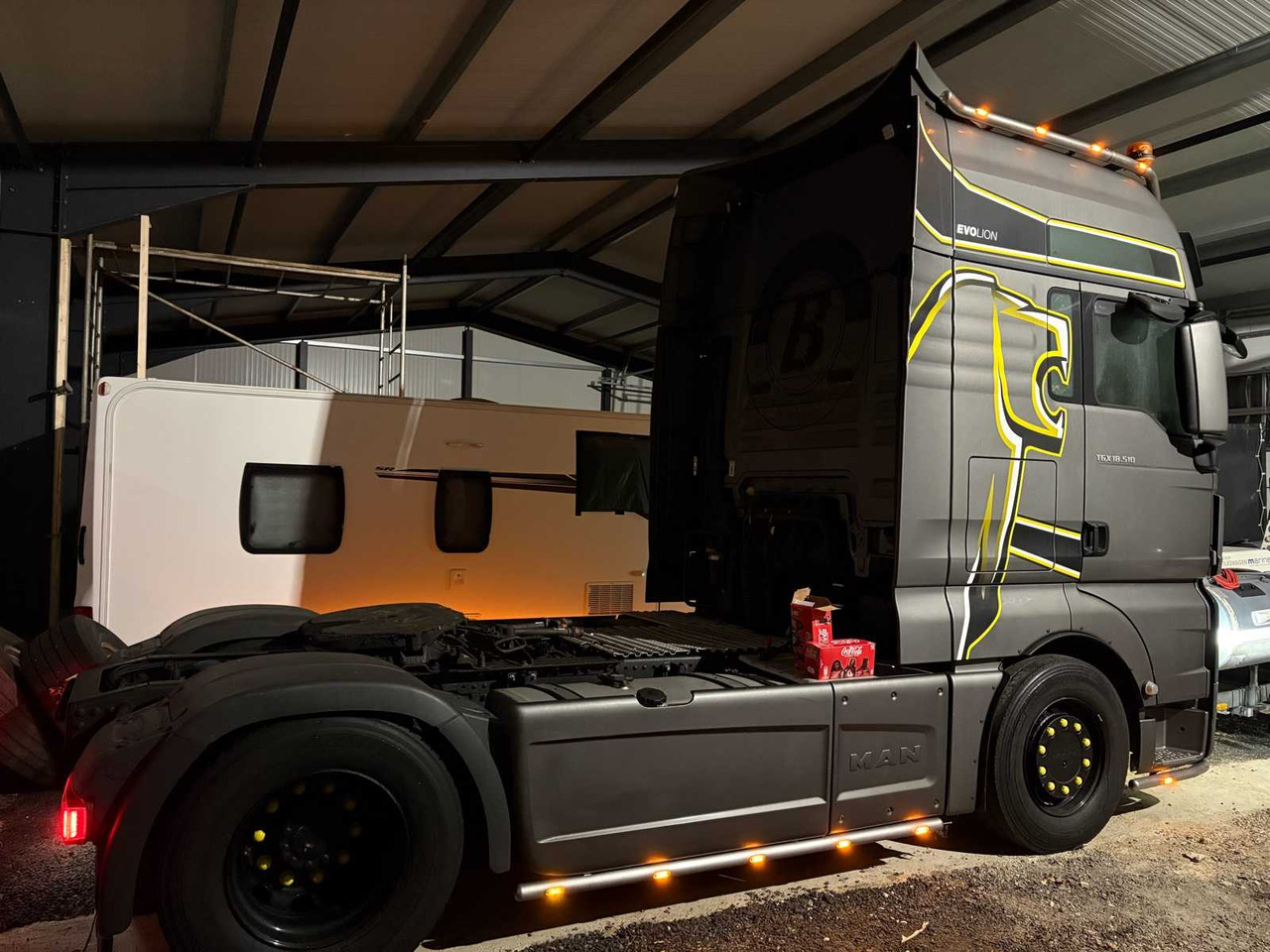 MAN TGX 18.510 4X2 BLS – SPECIAL MODEL "INDIVIDUAL" – YEAR OF CONSTRUCTION 2019 / SEMITRAILER - شاحنة: صور 5 MAN TGX 18.510 4X2 BLS – SPECIAL MODEL "INDIVIDUAL" – YEAR OF CONSTRUCTION 2019 / SEMITRAILER - شاحنة: صور 5