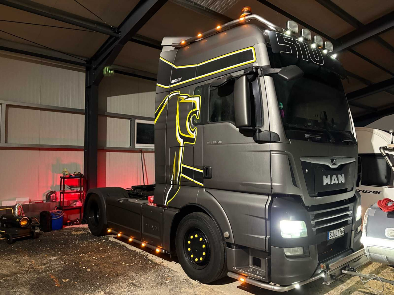 MAN TGX 18.510 4X2 BLS – SPECIAL MODEL "INDIVIDUAL" – YEAR OF CONSTRUCTION 2019 / SEMITRAILER - شاحنة: صور 3 MAN TGX 18.510 4X2 BLS – SPECIAL MODEL "INDIVIDUAL" – YEAR OF CONSTRUCTION 2019 / SEMITRAILER - شاحنة: صور 3