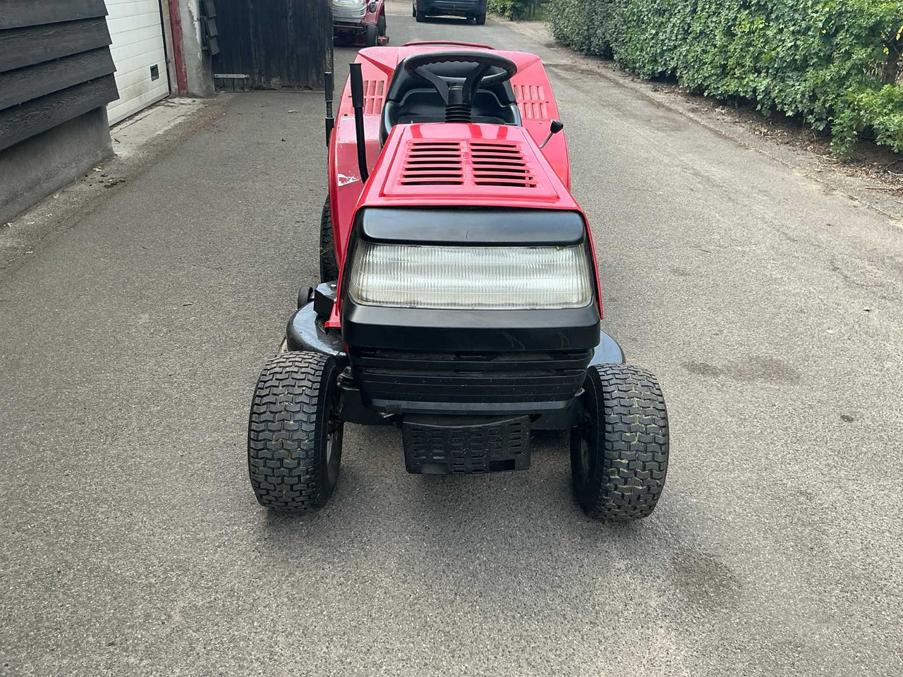 MTD Eurotrac 18/102 - جزازة المروج: صور 2 MTD Eurotrac 18/102 - جزازة المروج: صور 2