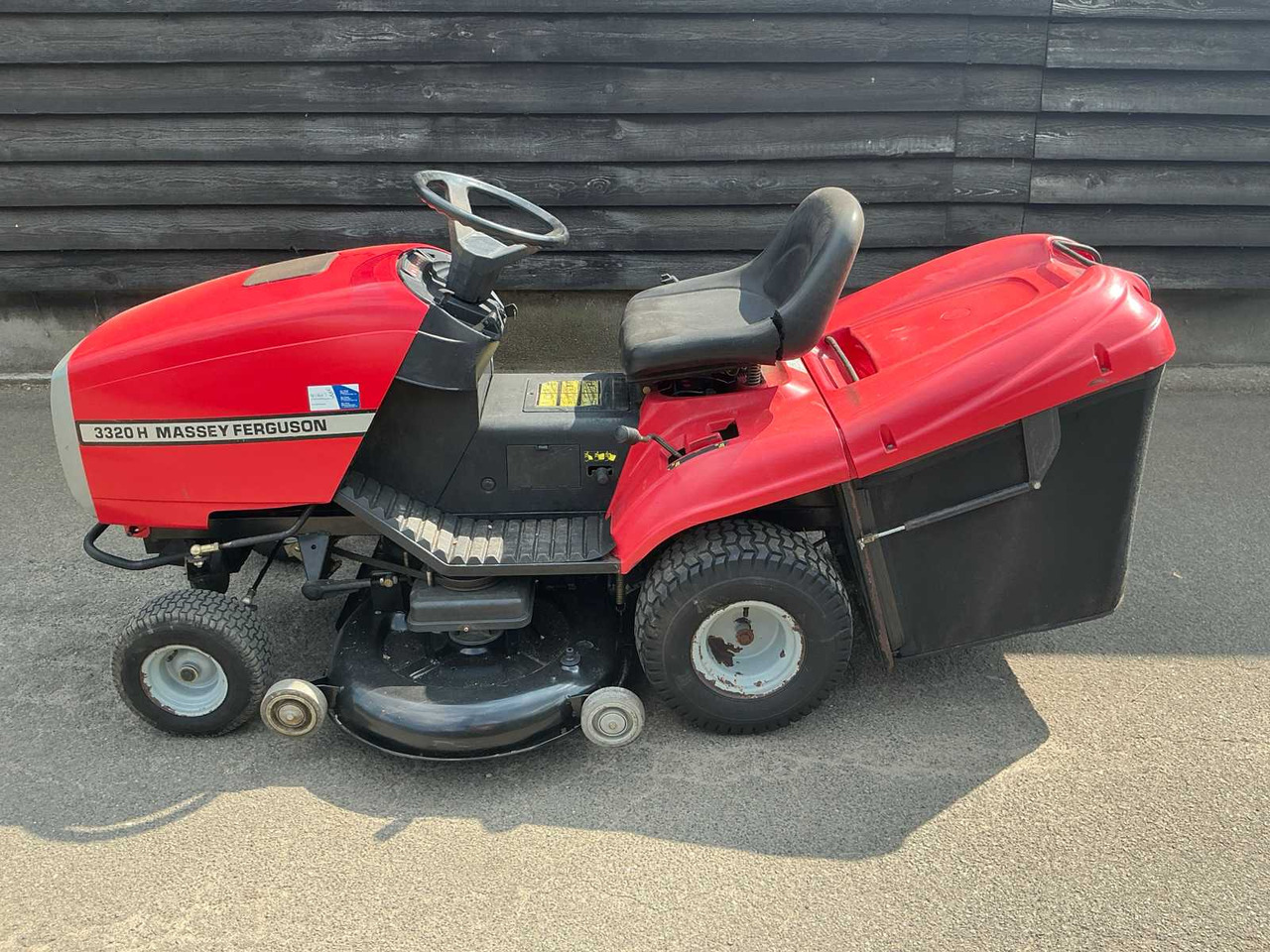 Massey Ferguson MF 122 Hydro - جزازة المروج: صور 2 Massey Ferguson MF 122 Hydro - جزازة المروج: صور 2